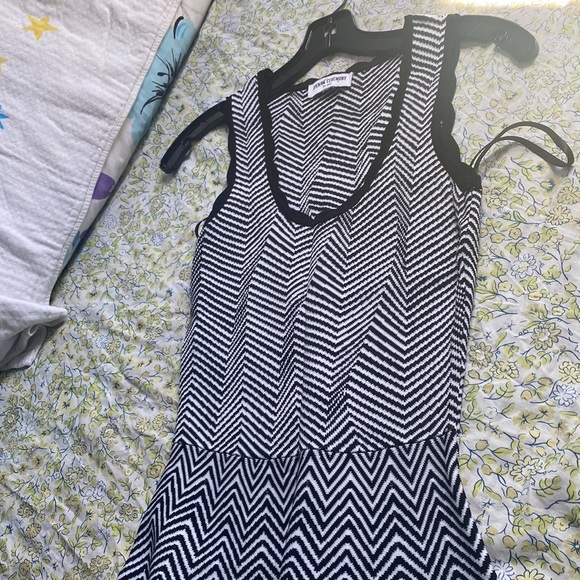 Free with 100 purchase- opening ceremony black white stretch dress - Picture 4 of 8